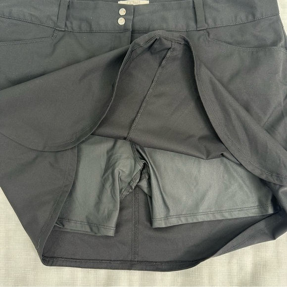 Adidas Women’s size 12 Essential Three Stripe Black Skort - Picture 11 of 16